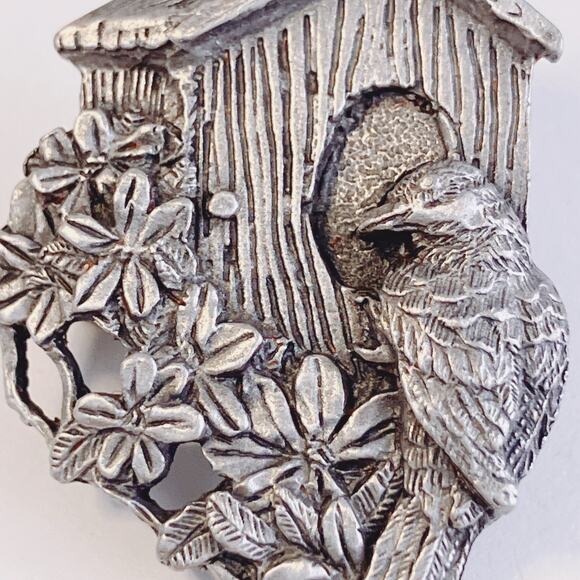 VTG Brooch Lot of 2 Signed Birds & Blooms Pewter Nature Hummingbird Birdhouse - Picture 3 of 9